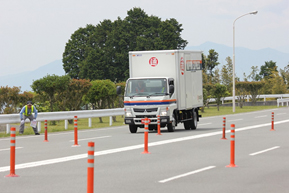 コース上での運転技能競技